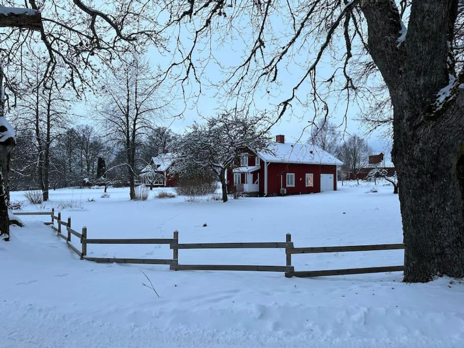 Praestgarden 303 Vaestra Tunhem Villa Eksteriør bilde